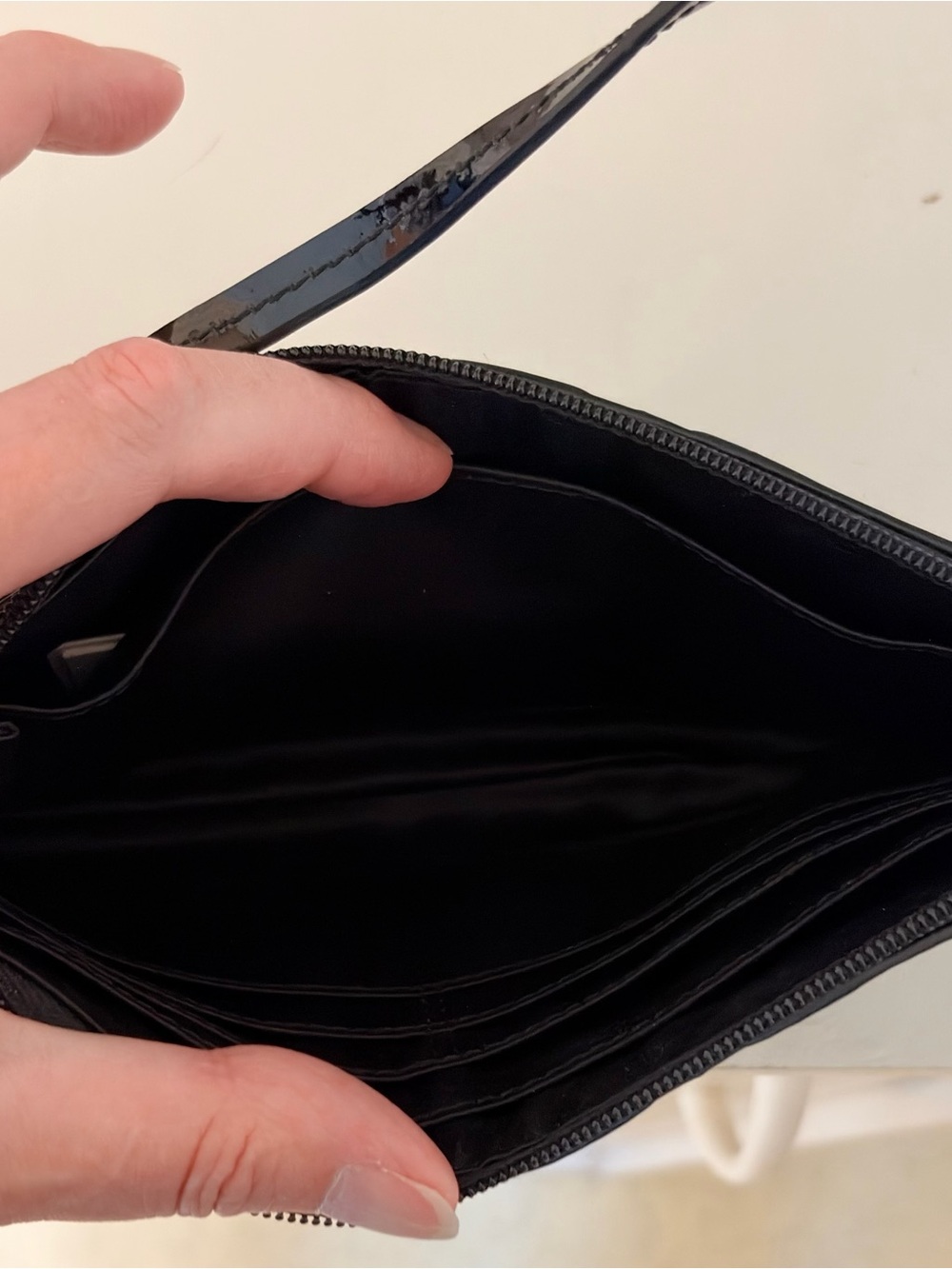 Never used Coach Peyton Op Art Embossed Black Patent Leather Wristlet Clutch - Picture 3 of 3